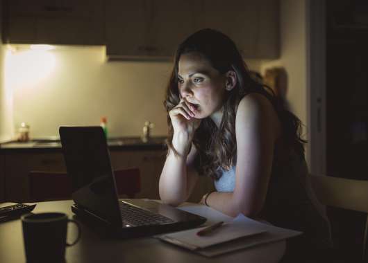 woman-dealing-with-computer-virus