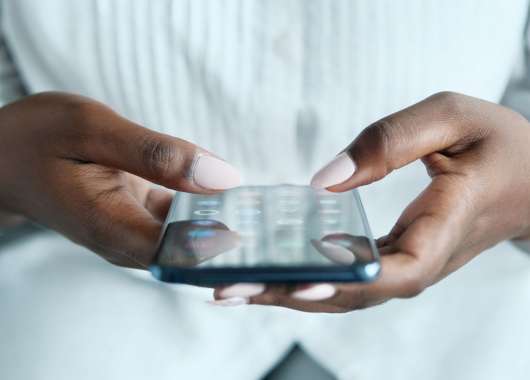 woman-using-phone-apps