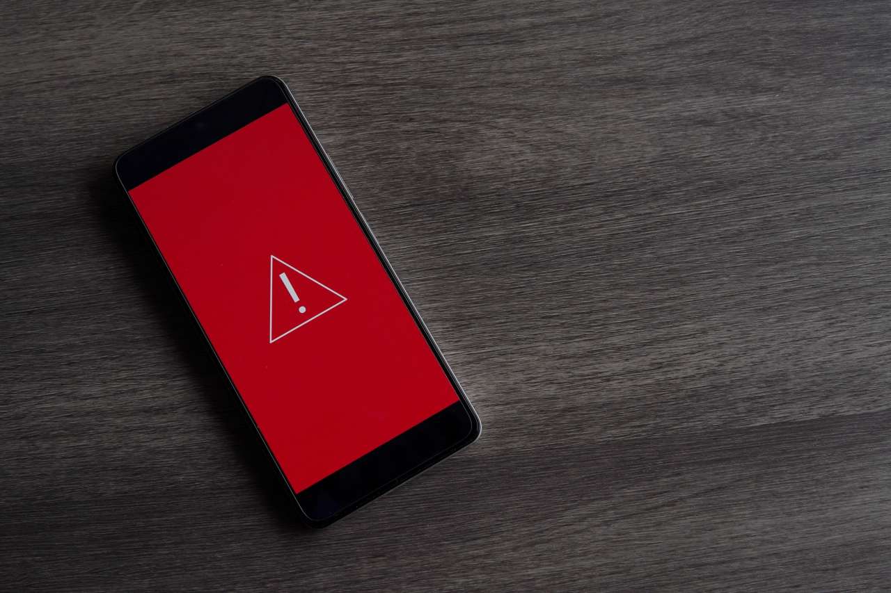 is-my-phone-infected-with-spyware-how-to-tell